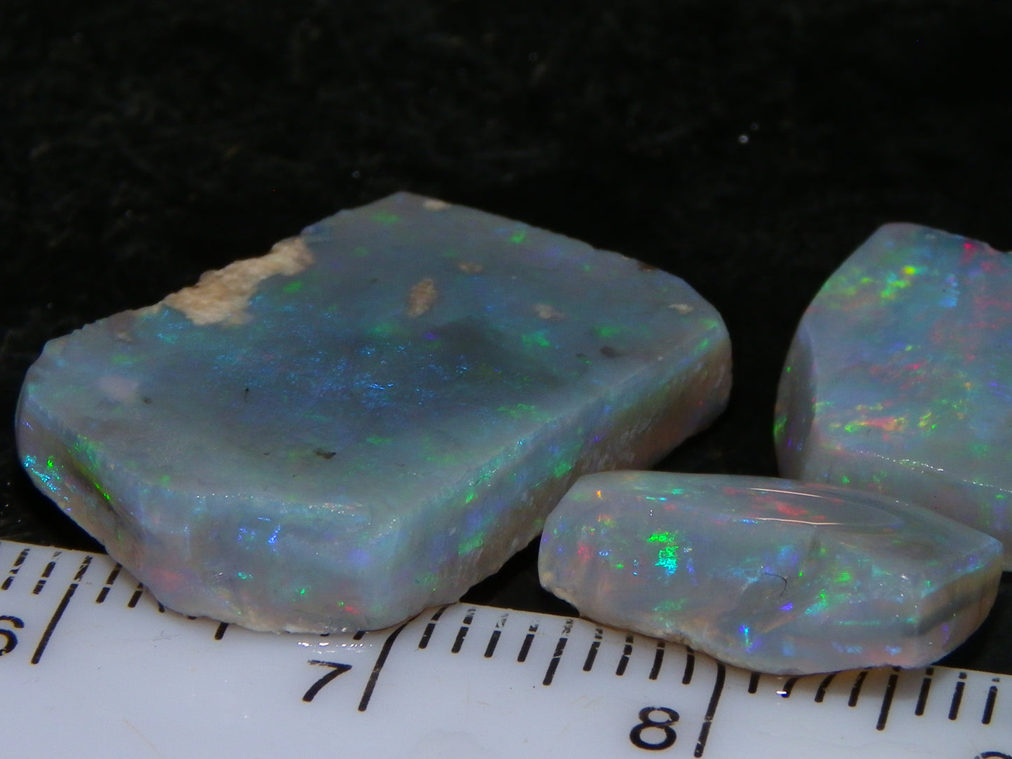 Nice Rough/Rubbed Mintabie Crystal Opal Parcel 20.3cts Multicolour Bars/Fires Australia (N)