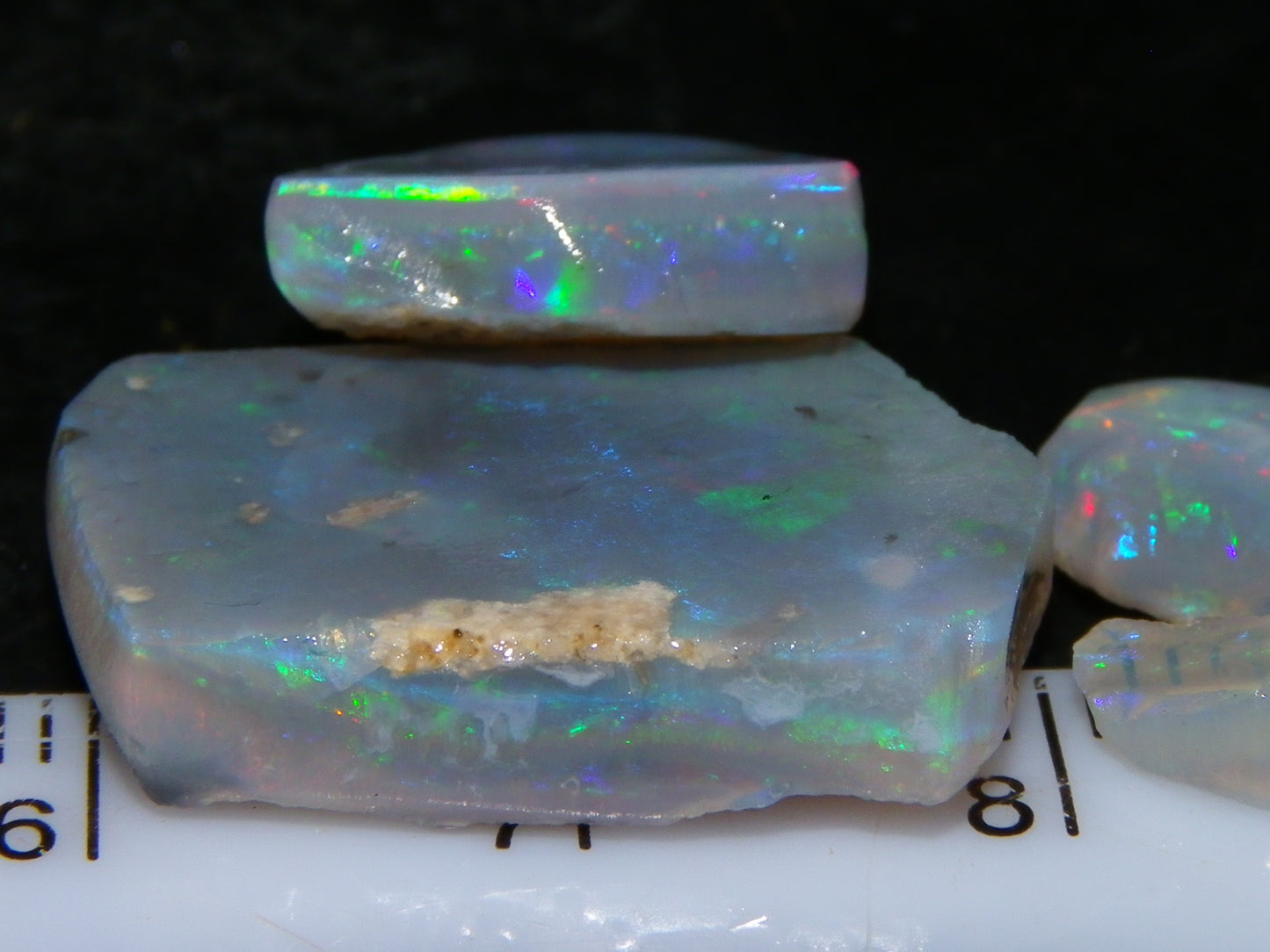 Nice Rough/Rubbed Mintabie Crystal Opal Parcel 20.3cts Multicolour Bars/Fires Australia (N)