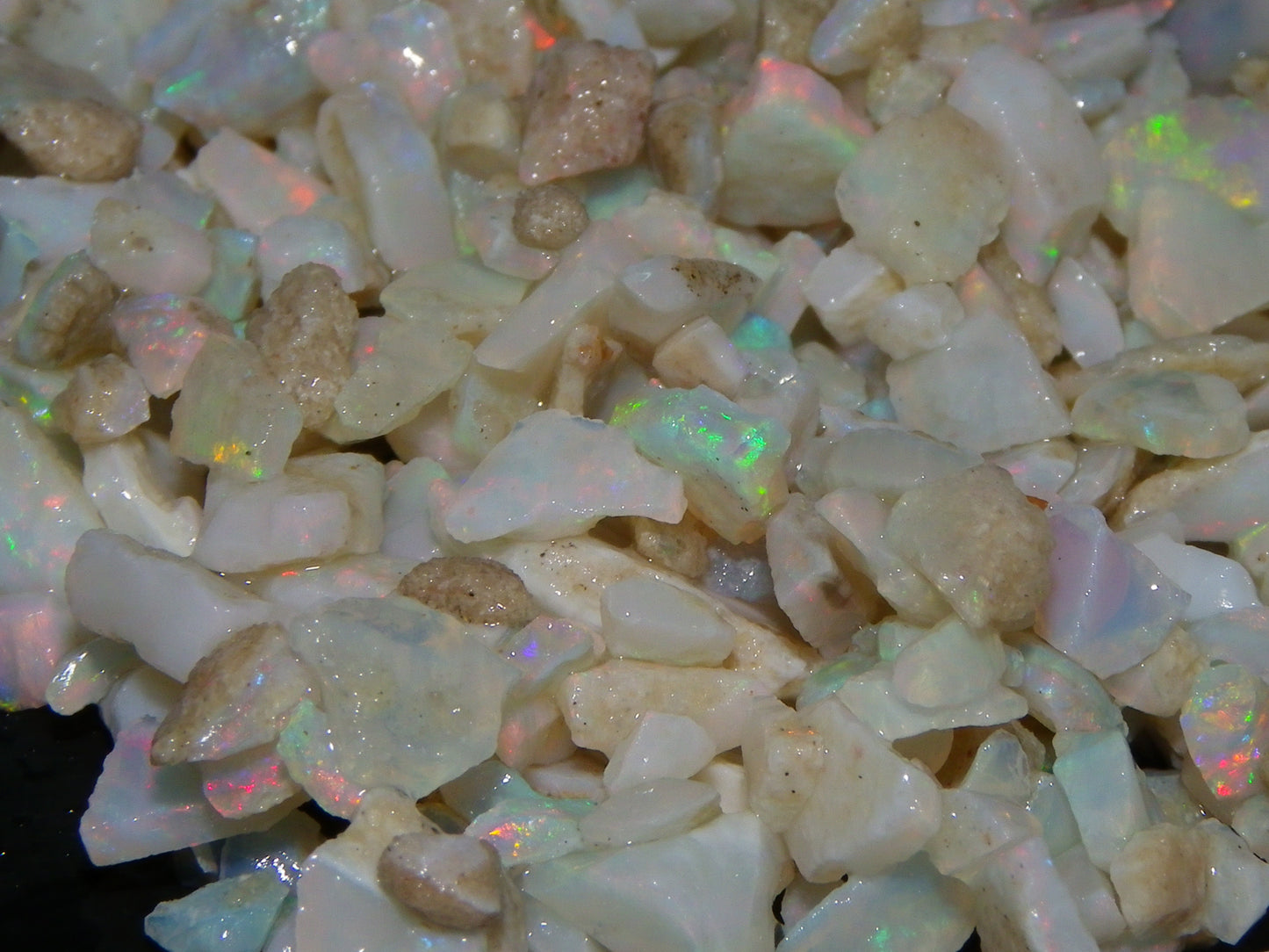 Nice Mintabie Opal Chips/Rough Parcel 384cts P+C Light/Milky/Crystal Seam Material (N)