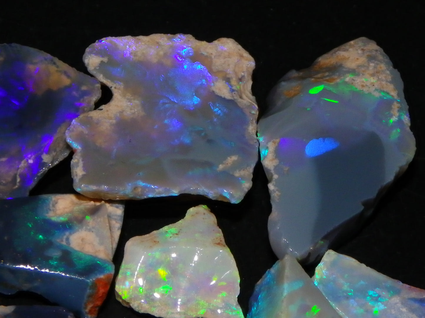 Nice Rough/Sliced/Rubbed Lightning Ridge Opals 63.8cts Blue/Green/Purple Fires