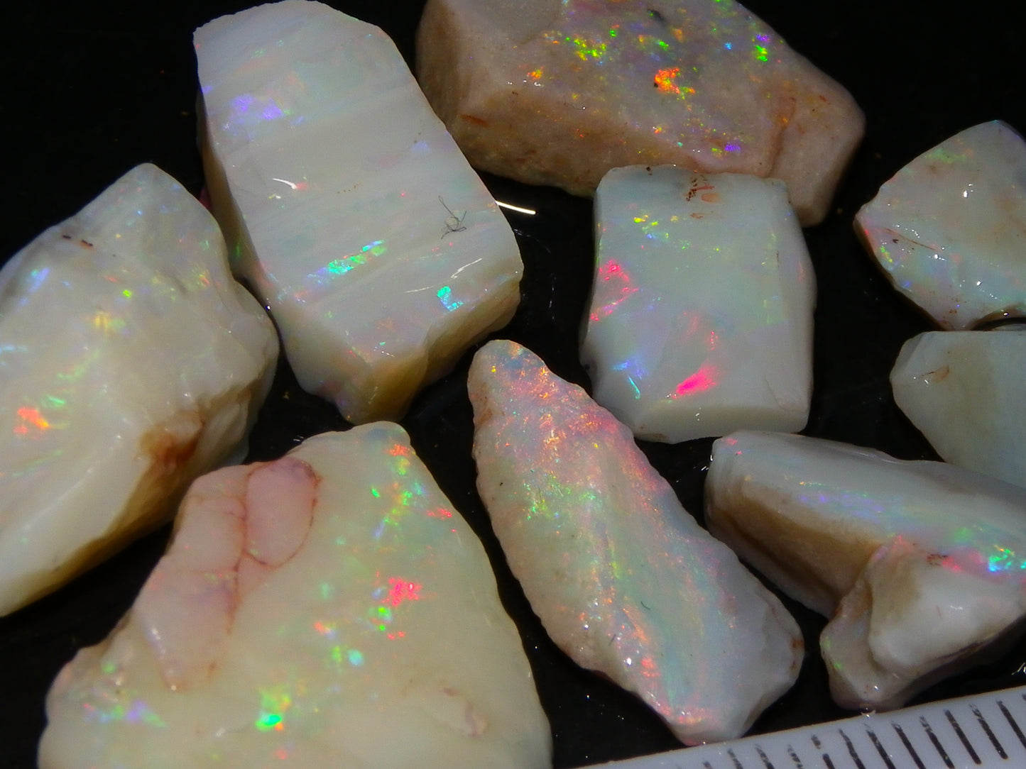 Nice Coober Pedy Seam/Crystal Opal Rough Parcel 39.5cts Multicolours Fires Au