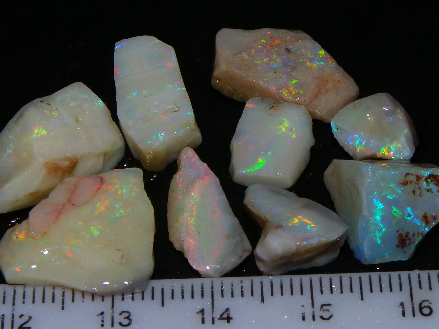 Nice Coober Pedy Seam/Crystal Opal Rough Parcel 39.5cts Multicolours Fires Au