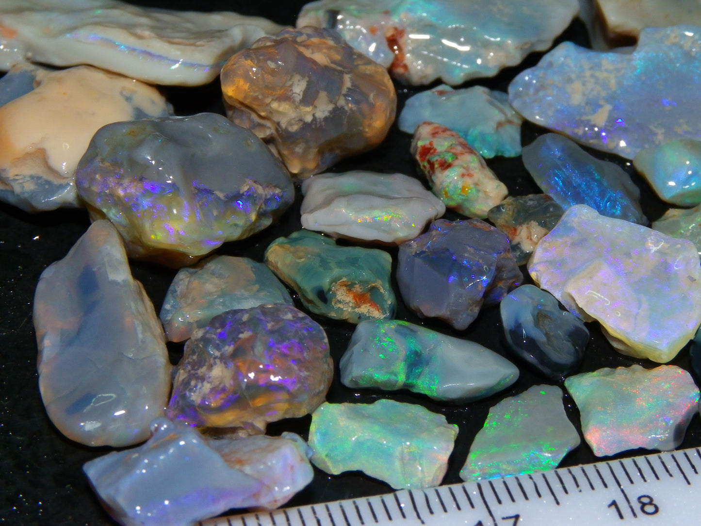 Nice Rough/Rubbed Lightning Ridge Opal Parcel 271cts Blue/Green Fires Mixed Base (P6)