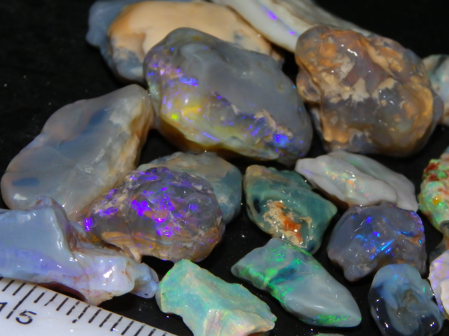 Nice Rough/Rubbed Lightning Ridge Opal Parcel 271cts Blue/Green Fires Mixed Base (P6)