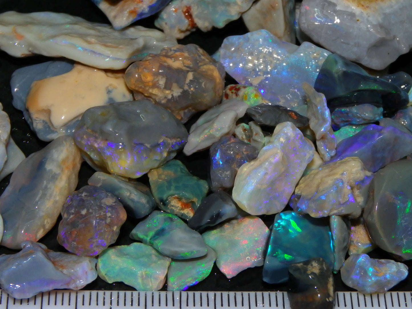 Nice Rough/Rubbed Lightning Ridge Opal Parcel 271cts Blue/Green Fires Mixed Base (P6)